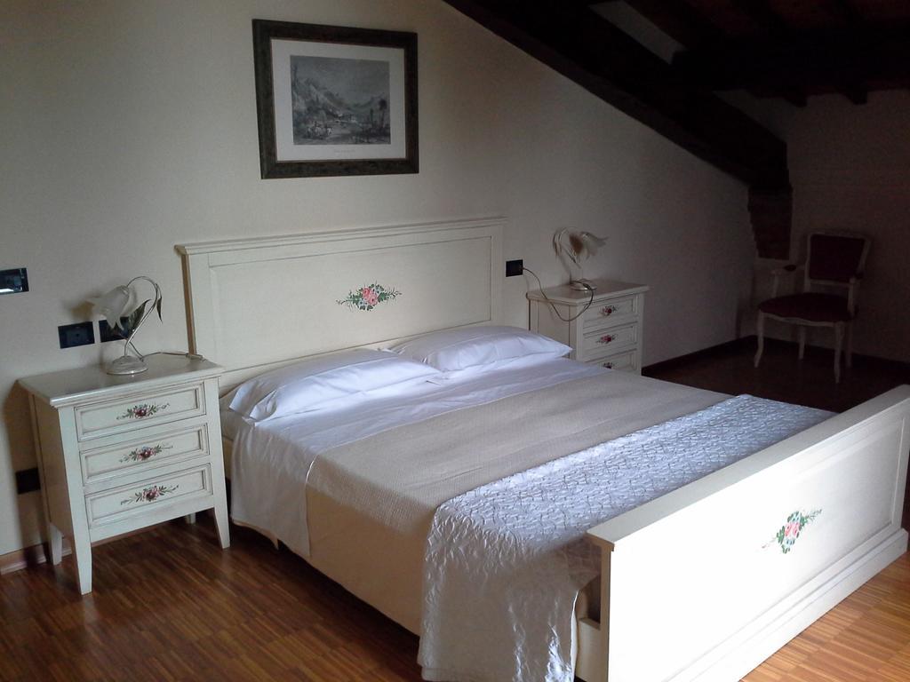 Le Stanze Sul Po Bed and Breakfast Ferrara Rum bild