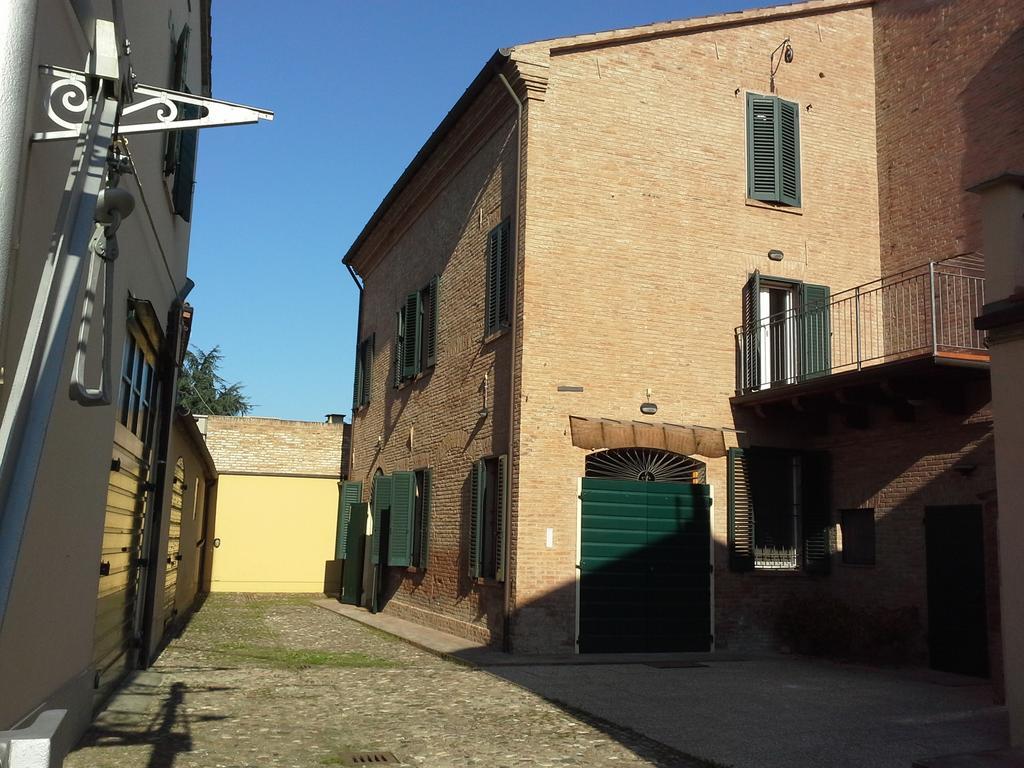 Le Stanze Sul Po Bed and Breakfast Ferrara Exteriör bild