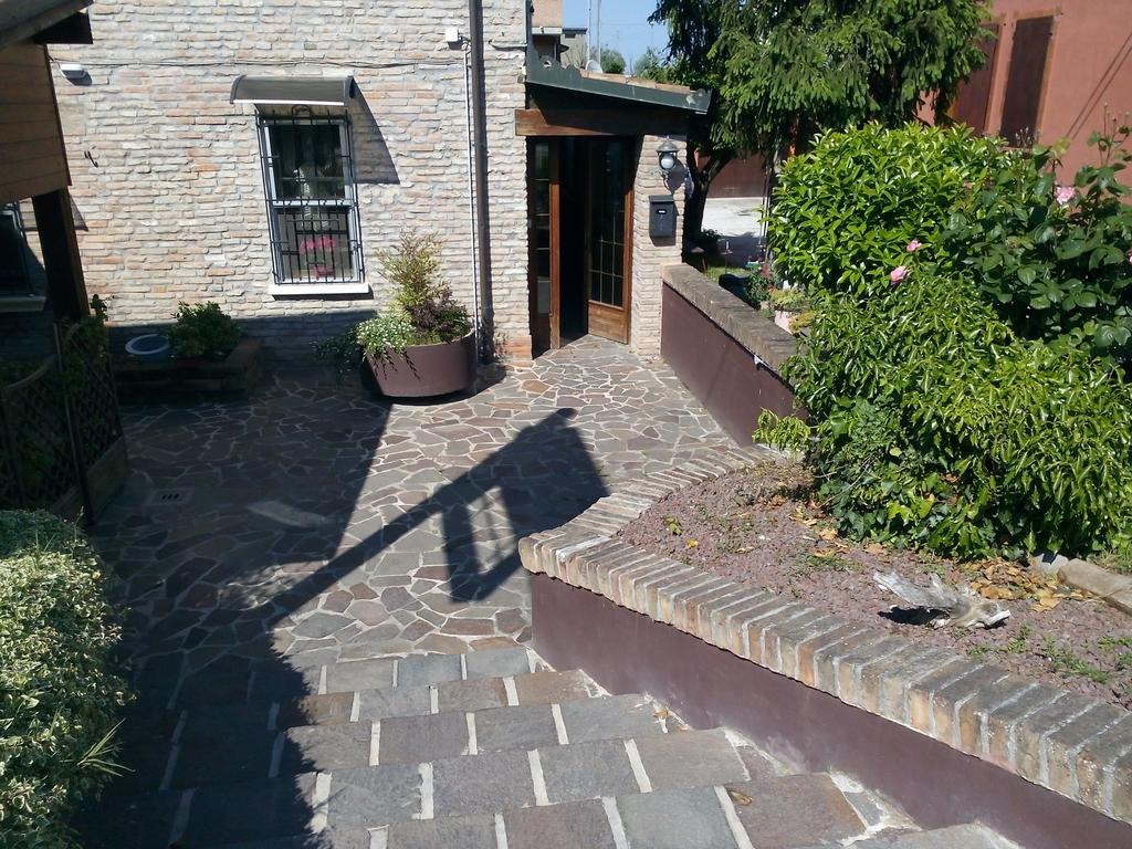 Le Stanze Sul Po Bed and Breakfast Ferrara Exteriör bild